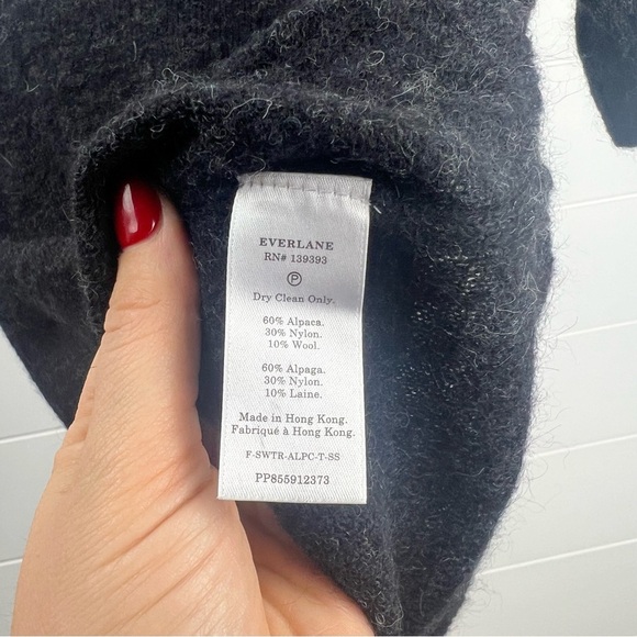 EVERLANE alpaca and wool blend dark great short sleeve sweater size XS women’s - Picture 2 of 7